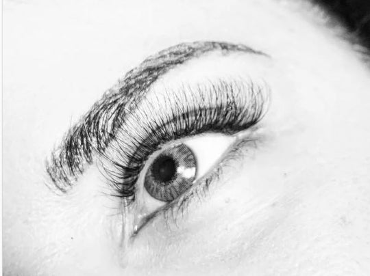 Why Hybrid Lash Extensions are Key for a Natural Look